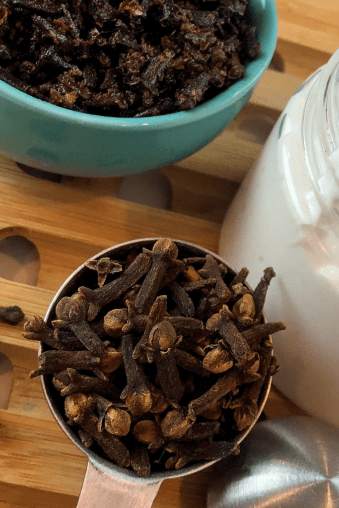 How to make clove oil from ground cloves